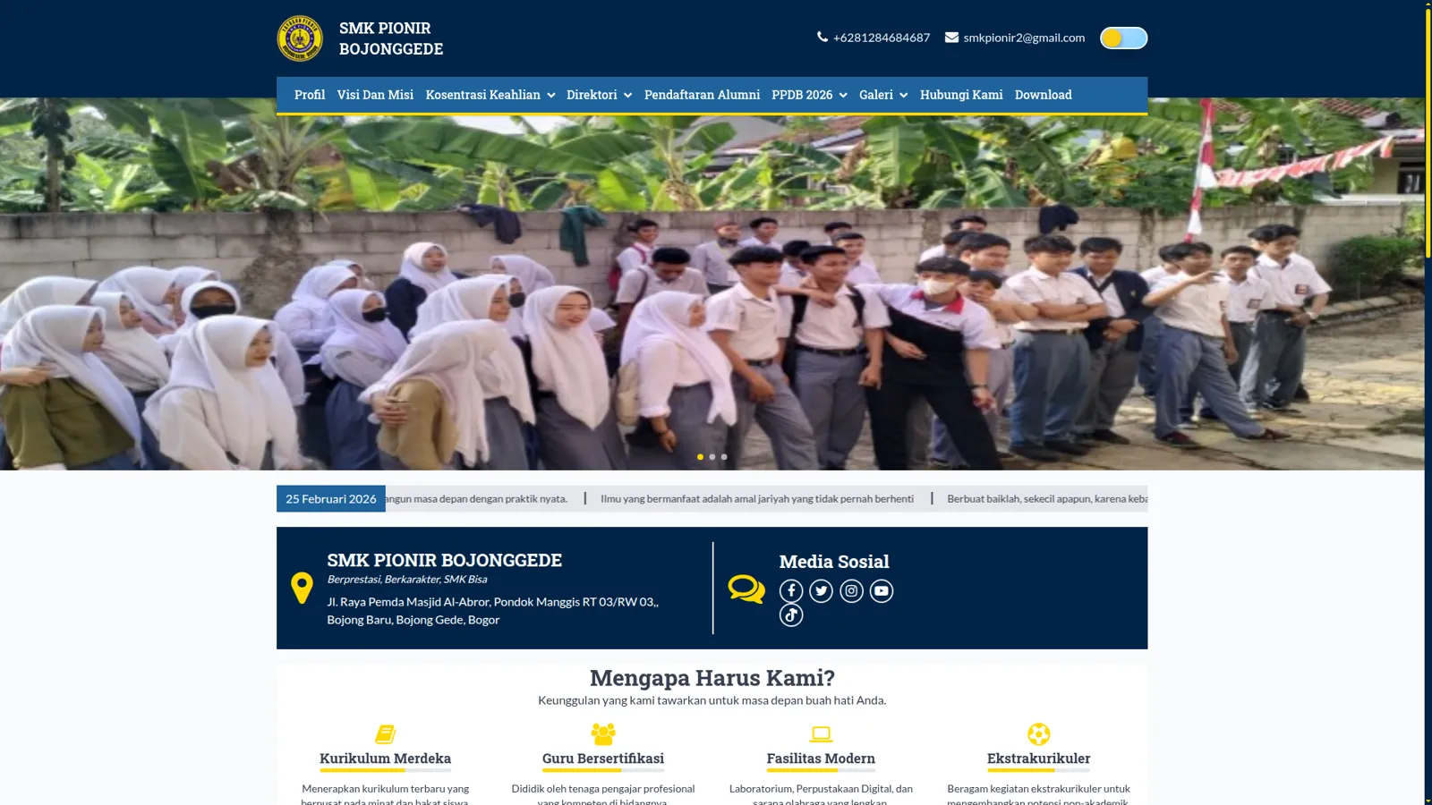 Halaman depan website SMK Pionir Bojonggede dengan menu PPDB 2026 dan foto siswa